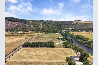 15464 Old Highway 99, Myrtle Creek, OR 97457 - Photo 33
