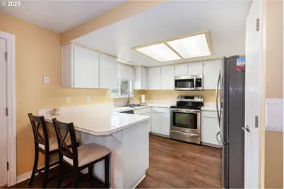 2010 S Dogwood St, Cornelius, OR 97113 - Photo 9