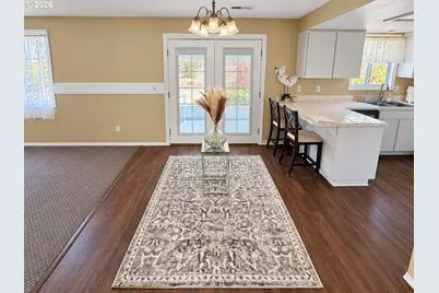 2010 S Dogwood St, Cornelius, OR 97113 - Photo 5