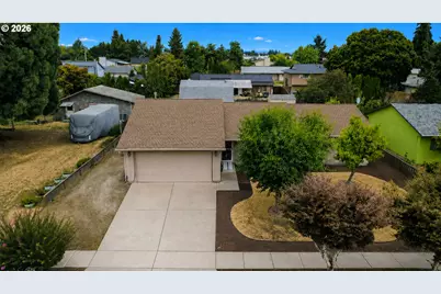 2010 S Dogwood St, Cornelius, OR 97113 - Photo 1