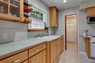 1655 Pearl St NE, Salem, OR 97301 - Photo 3