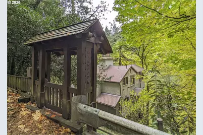 1615 SW Ford Street Dr, Portland, OR 97201 - Photo 25