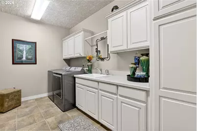 11737 SE Brockenhurst Cir, Happy Valley, OR 97086 - Photo 19