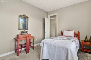 11737 SE Brockenhurst Cir, Happy Valley, OR 97086 - Photo 33