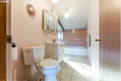 12624 SE Powell Blvd, Portland, OR 97236 - Photo 13