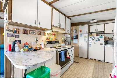 11847 Chateau Dr NE, Woodburn, OR 97071 - Photo 23