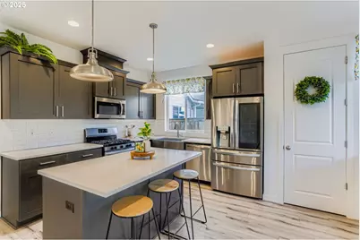 234 W 18th St, Lafayette, OR 97127 - Photo 7