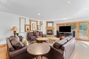 31200 E Collins Lake Rd, Government Camp, OR 97028 - Photo 9