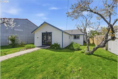 125 N 8th St, Lakeside, OR 97449 - Photo 3