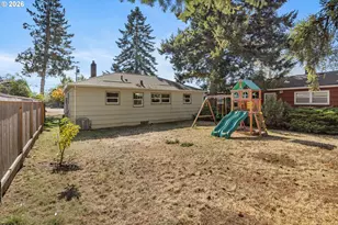 4815 SE Flavel Dr, Portland, OR 97206 - Photo 29