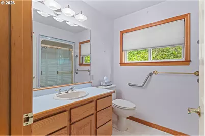 1446 W 14th Pl, Coquille, OR 97423 - Photo 23