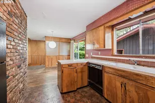 2041 E 26th Ave, Eugene, OR 97403 - Photo 11
