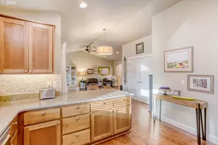 10245 SW 80th Ave, Portland, OR 97223 - Photo 9