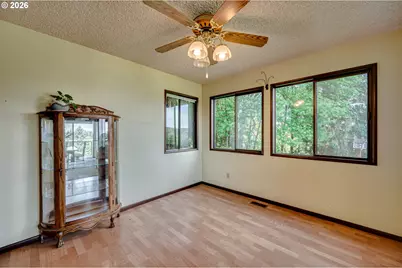 731 Carnine Rd, Castle Rock, WA 98611 - Photo 13