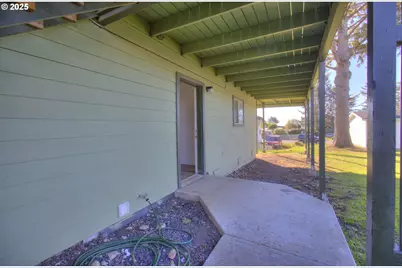 405 Arnold Ln, Brookings, OR 97415 - Photo 21