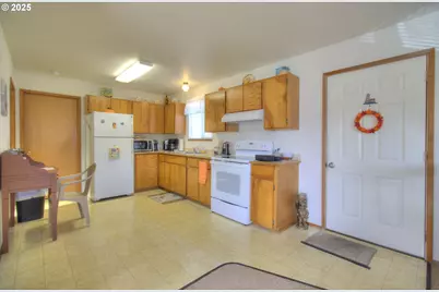 405 Arnold Ln, Brookings, OR 97415 - Photo 41