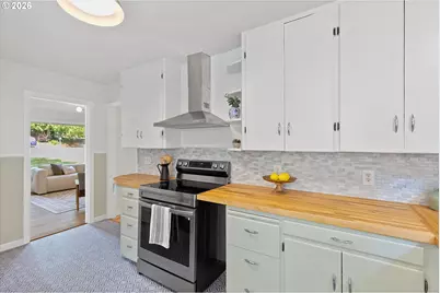 9710 SW 52nd Ave, Portland, OR 97219 - Photo 9