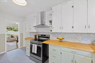 9710 SW 52nd Ave, Portland, OR 97219 - Photo 9