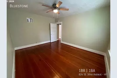 824 SE 30th Ave, Portland, OR 97214 - Photo 9