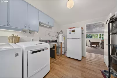 390 Hunington Ave, Eugene, OR 97405 - Photo 25
