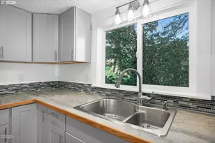 1842 NE 19th St, Lincoln City, OR 97367 - Photo 11