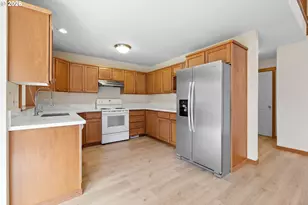 16108 SE Bybee Ct, Portland, OR 97236 - Photo 17