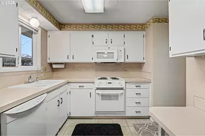 2160 Santiam Dr, Woodburn, OR 97071 - Photo 11