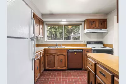 17708 NE Pacific St, Gresham, OR 97230 - Photo 3