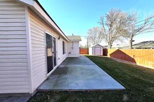 240 W Moore Ave, Hermiston, OR 97838 - Photo 17