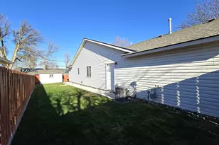 240 W Moore Ave, Hermiston, OR 97838 - Photo 19