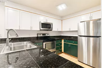 3926 Carman Dr, Lake Oswego, OR 97035 - Photo 21