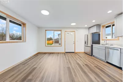 735 St Charles St, Eugene, OR 97402 - Photo 7