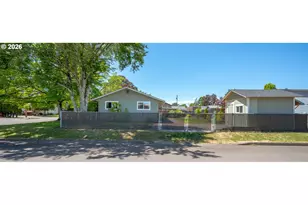 737 NE 18th St, McMinnville, OR 97128 - Photo 27