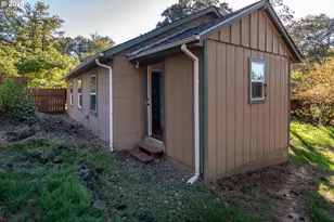 839 Union Gap Loop Rd, Oakland, OR 97462 - Photo 15