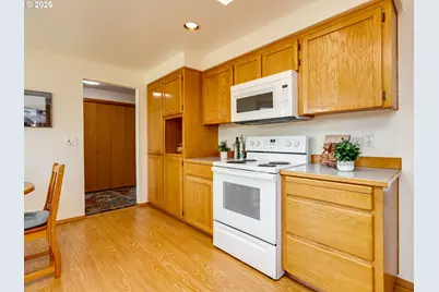 638 S 25th Ct, Cornelius, OR 97113 - Photo 5