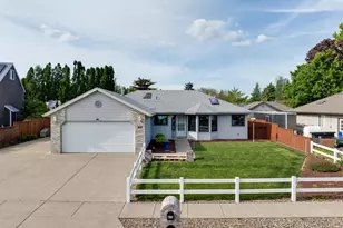 638 S 25th Ct, Cornelius, OR 97113 - Photo 1