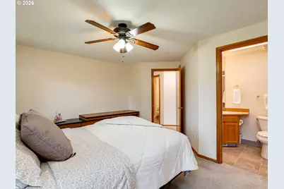 638 S 25th Ct, Cornelius, OR 97113 - Photo 17