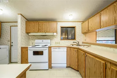 301 E Columbia Dr #8, Newberg, OR 97132 - Photo 13