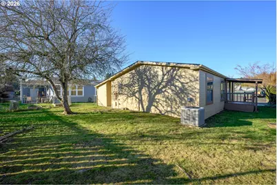 301 E Columbia Dr #8, Newberg, OR 97132 - Photo 5