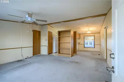 301 E Columbia Dr #8, Newberg, OR 97132 - Photo 9