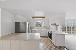 95122 Myrtlewood Ln, Coos Bay, OR 97420 - Photo 9