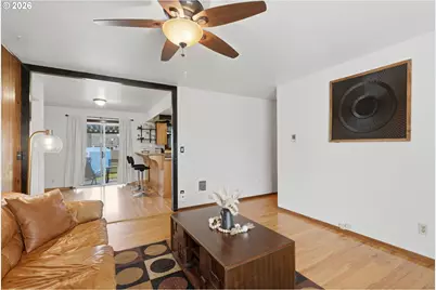12519 SE Ellis St, Portland, OR 97236 - Photo 5