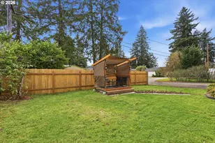 12519 SE Ellis St, Portland, OR 97236 - Photo 37