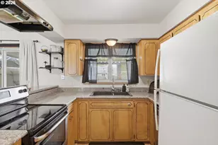 12519 SE Ellis St, Portland, OR 97236 - Photo 17