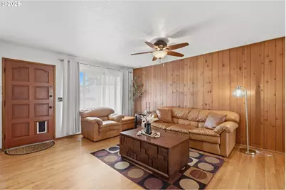 12519 SE Ellis St, Portland, OR 97236 - Photo 7