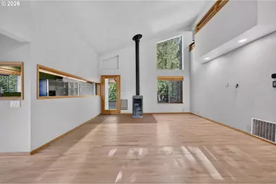 2420 Floral Hill Dr, Eugene, OR 97403 - Photo 13