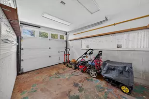 2420 Floral Hill Dr, Eugene, OR 97403 - Photo 39