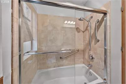 2420 Floral Hill Dr, Eugene, OR 97403 - Photo 25