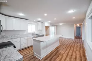 10471 Wagon Rd NE, Mount Angel, OR 97362 - Photo 11
