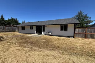 1445 Yew St, Florence, OR 97439 - Photo 27